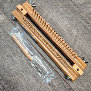 New Authentic Knitting Board 44 Metal Peg 10” Patent pend 2002 & Knitting Hook